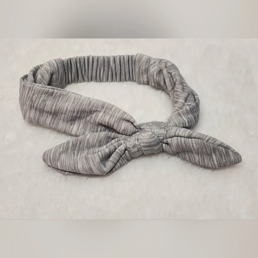💖10 FOR 20💖Nwot Gray Knotted Headband